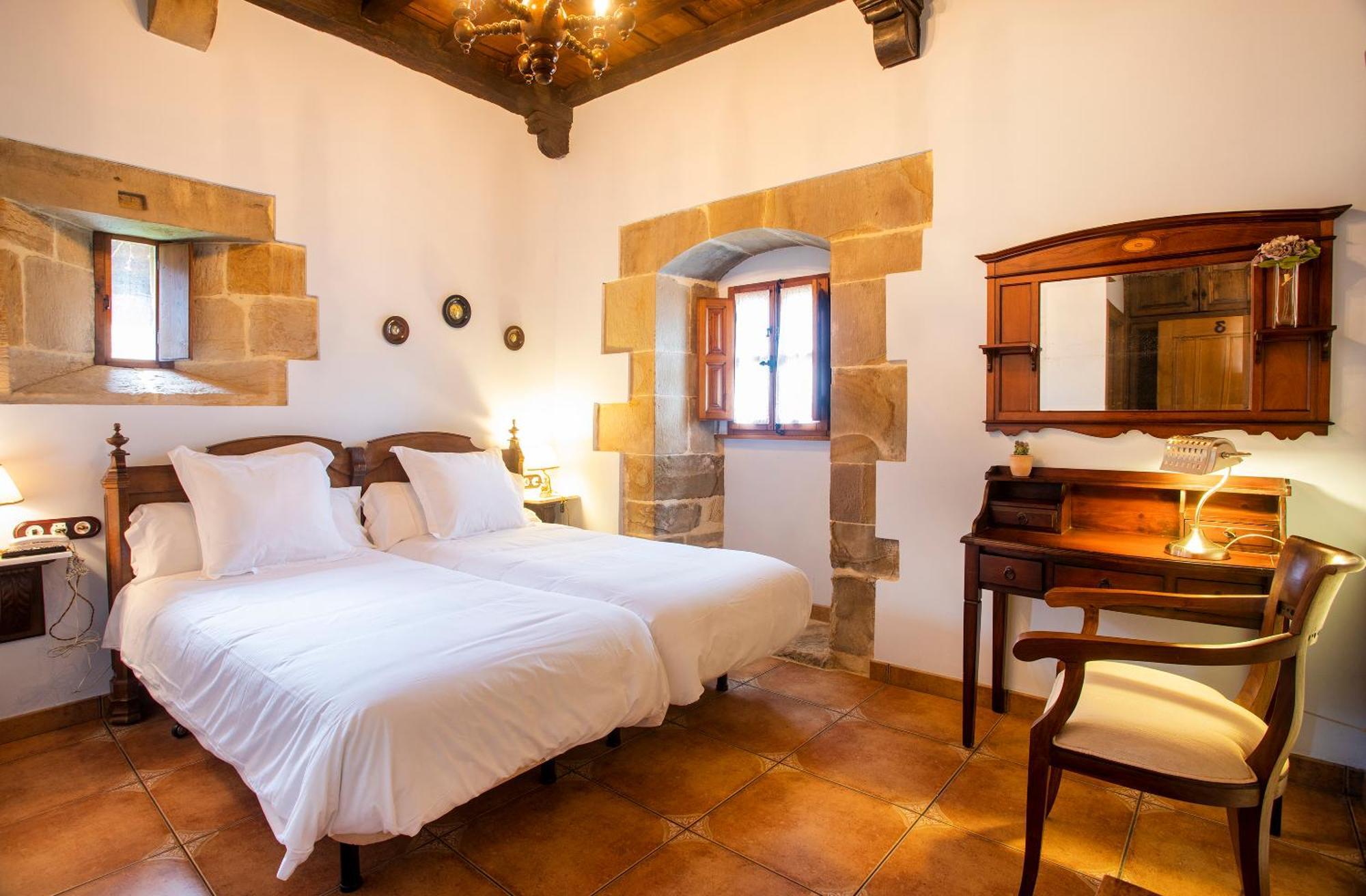 Hotel Palacio La Cajiga Abandames Room photo